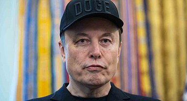 Elon Musk, "Donald Trump, Epstein dosyalarında" paylaşımını sildi