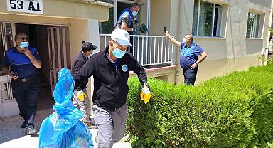 Emekli doktorun çöp eve dönen dairesi temizlendi