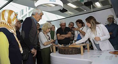 Emeklilerden Mercan Bilim Merkezi'ne tam not