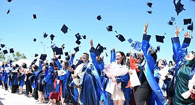 Emet MYO'da mezuniyet coşkusu