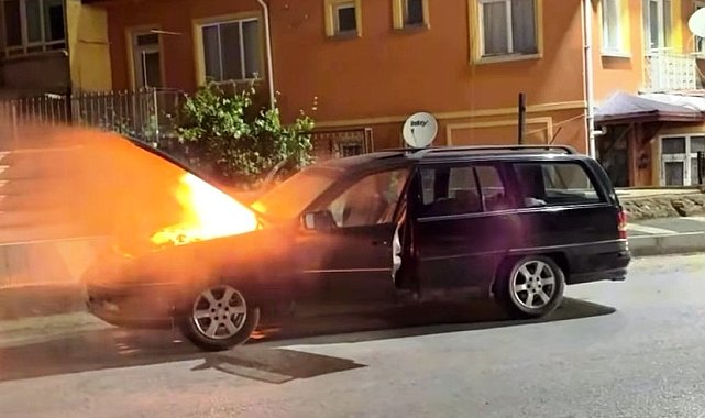 Emet'te seyir halindeki araçta yangın