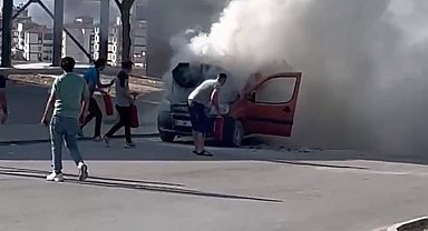 Ereğli'de seyir halinde hafif ticari araç alev alarak yandı