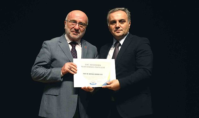 ERÜ'de "2024 Yılı Araştırma Performansı Değerlendirme Toplantısı ve Ödül Töreni" düzenlendi