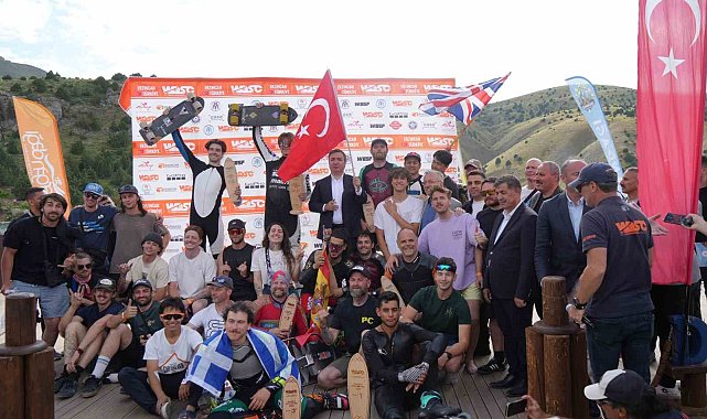 Erzincan'da Dünya Kaykay İniş Şampiyonası sona erdi