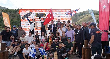 Erzincan'da Dünya Kaykay İniş Şampiyonası sona erdi