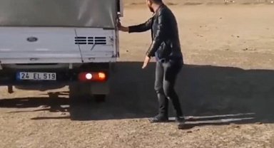 Erzincan'da ehliyet sınavı öncesi komik anlar yaşandı