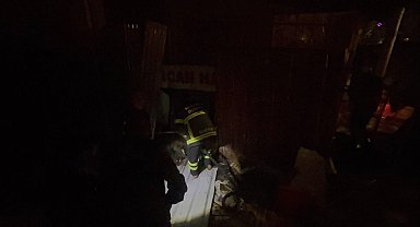 Erzincan'da gece saatlerinde yangın paniği!