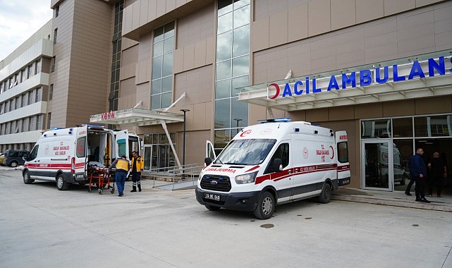 Erzincan'da trafik kazası: 4 yaralı