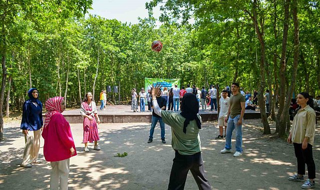 Esenyurt Belediyesi'nden sınav öncesi öğrencilere moral pikniği