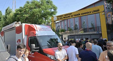 Esenyurt Belediyesi'nden YKS günü öğrencilere ve ailelerine destek