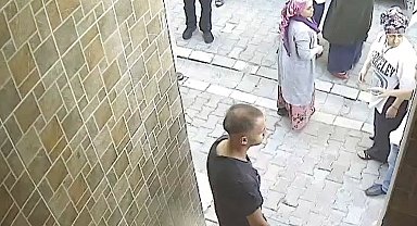 Esenyurt'ta çocukların tartışmasına aileler dahil oldu, ortalık karıştı