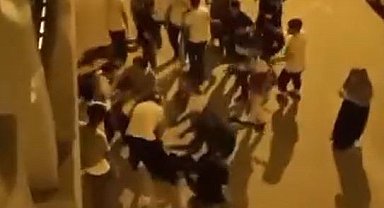 Esenyurt'ta iki aile arasında laf atma tartışması kavgaya dönüştü: O anlar cep telefonu kamerasında