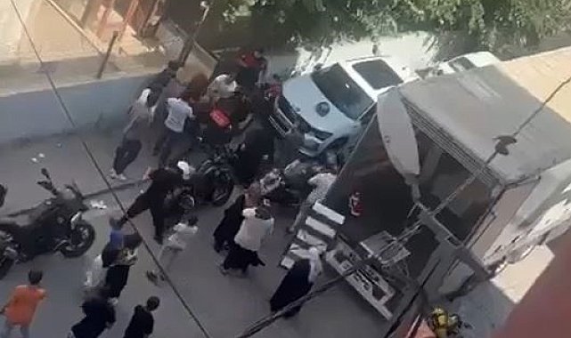 Esenyurt'ta şüphe üzerine polisin durdurduğu şahıs ve ailesi ortalığı karıştırdı: O anlar kamerada