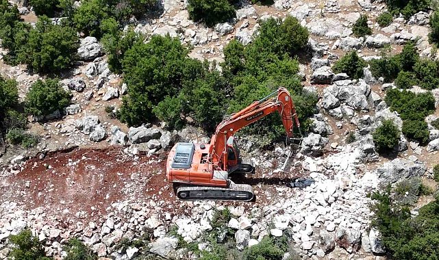 Eskişarkaya'da arazi yolu hasreti sona erdi
