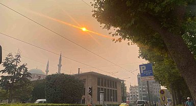 Eskişehir'i kaplayan yangın dumanı ve koku vatandaşı telaşlandırdı