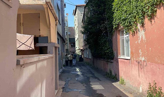 Eyüpsultan'da 2 katlı binada korkutan yangın