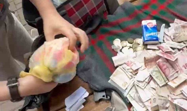 Eyüpsultan'da dilencinin pazar arabasından 35 bin 985 TL ve 10 çeyrek altın çıktı