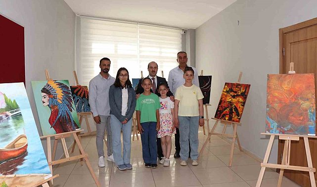 Farklı tekniklerle duygularını tuale yansıttılar