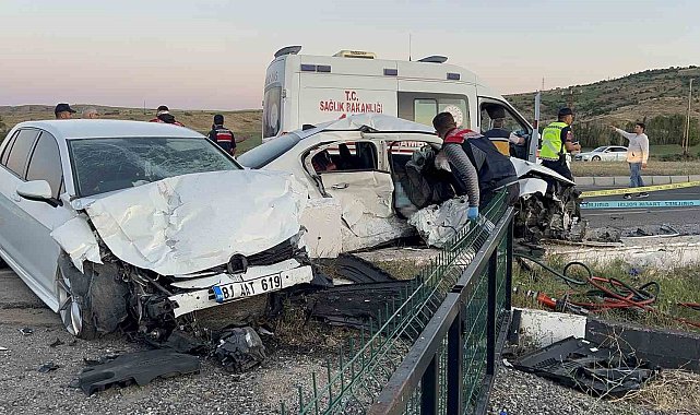 Feci kaza evli çifti hayattan kopardı