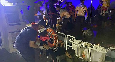 Fethiye açıklarında arızalanan lastik bottaki düzensiz göçmenler kurtarıldı