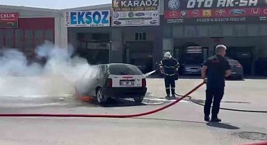 Fiat otomobil egzoz tamirinde alev alev yandı