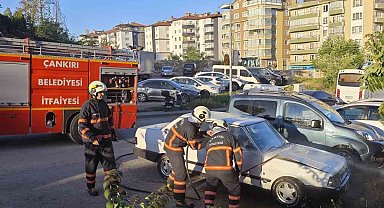 Fiat-Tofaş otomobil alevlere teslim oldu