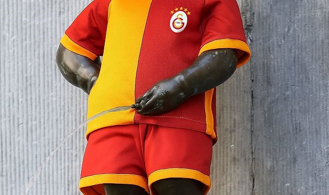 Galatasaray'ın 5 yıldızlı forması, 406 yıllık Manneken Pis heykeline giydirilecek