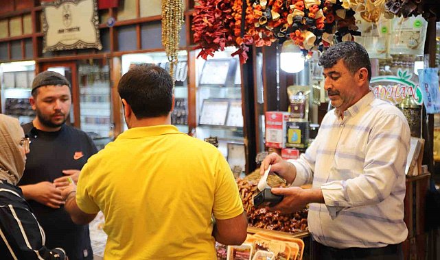 Gaziantep'te bayram yoğunluğu esnafın yüzünü güldürdü
