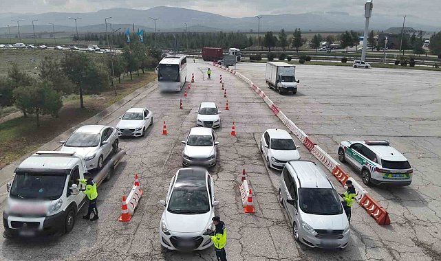 Gaziantep'te otoyolda kural ihlali yapan 99 araca 178 bin TL ceza