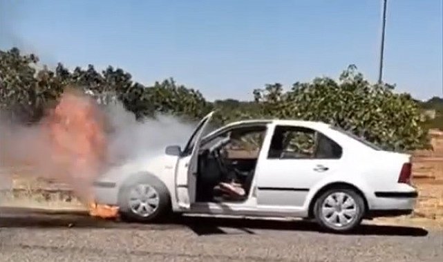 Gaziantep'te seyir halindeki otomobil alev aldı