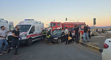Gaziantep'te tır ile otomobil çarpıştı: Nişanlı çift yaralandı