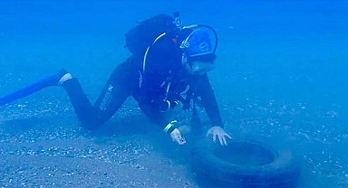 Gazipaşa'da caretta carettalar için deniz dibi temizliği yapıldı