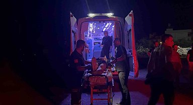 Gazipaşa'da motosiklet park halindeki otomobile çarptı: 1 ağır yaralı