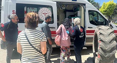 Genç kıza otomobil çarptı