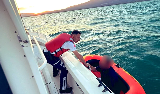 Genç turist İznik Gölü'nde mahsur kaldı!