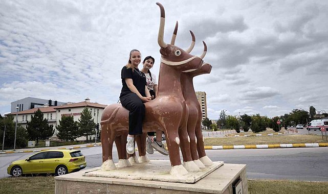Gençlerin mezuniyet kutlaması dikkat çekti