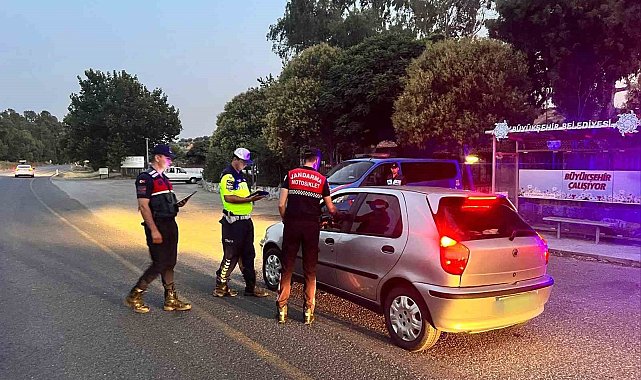 Germencik'te Jandarmadan şok yol ve asayiş uygulaması