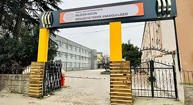 Gidemedikleri okullarında mezuniyet coşkusu yaşadılar