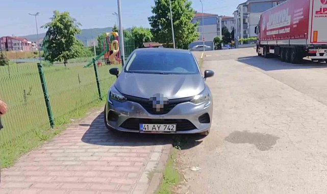 Gölcük'te çarpışan araçların sürücüleri yaralandı