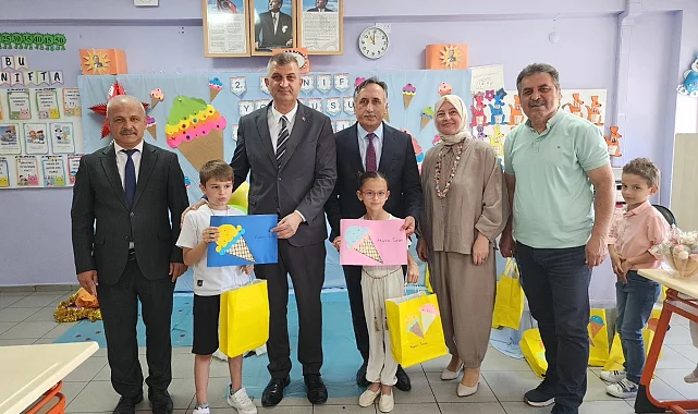 Gölcük'te öğrencilerin karne heyecanı