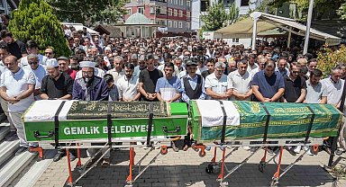 Gölde boğulan iki küçük kuzen yan yana uğurlandı