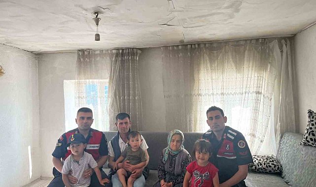 Gördes Jandarmasından şehit yakınlarına bayram ziyareti