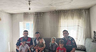 Gördes Jandarmasından şehit yakınlarına bayram ziyareti
