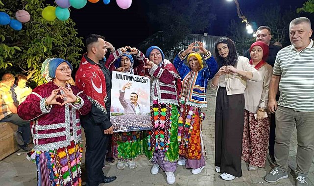 Gördes'te Yörüklerin geleneksel düğünü renkli görüntülere sahne oldu