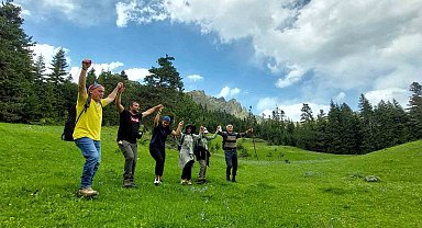 Gümüşhane yaylalarında çiçek şöleni
