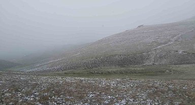 Gümüşhane'ye Haziran'ın son gününde kar sürprizi