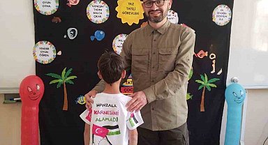 Gümüşhaneli Minik Ömer Tuğra'dan karne gününde insanlık dersi