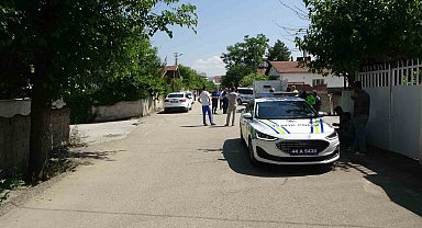 Hafif ticari araç ile otomobil çarpıştı: 4 yaralı