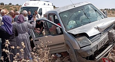Hafif ticari araç kontrolden çıktı: 2 yaralı