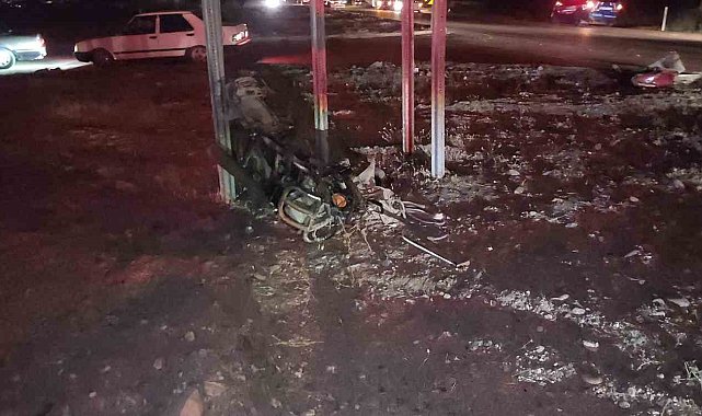 Hafif ticari araçla çarpışan motosikletin sürücüsü öldü